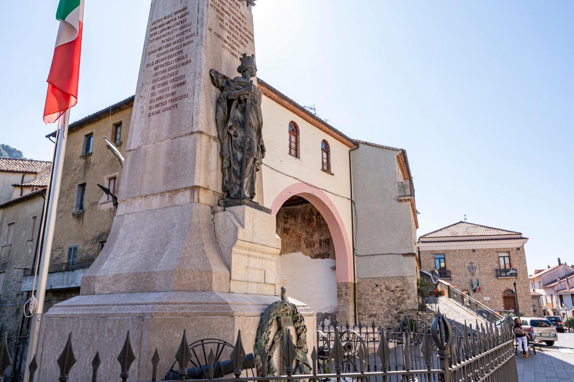 Piazza Laurino Apartments Basic Excursions Alto Cilento Pellegrinaggio Giubilare Kültér fotó